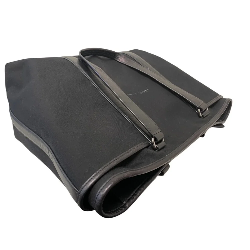 Coach Black Nylon Leather Trim Tote Bag Classic Style Zipper‎ Top
